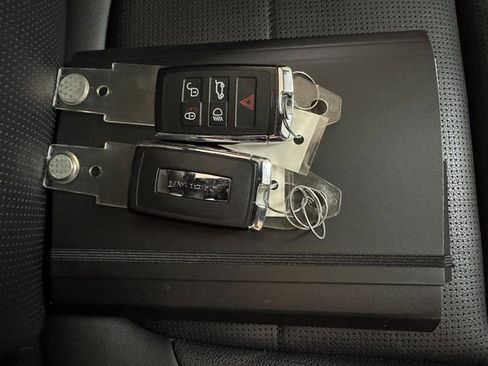 Used 2025 Jaguar F-PACE R-Dynamic S image 29