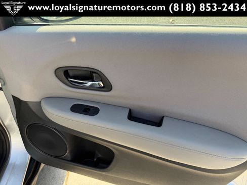 Used 2016 Honda HR-V LX image 30
