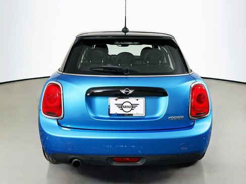 Used 2017 MINI Cooper 4-Door Hardtop FWD image 6