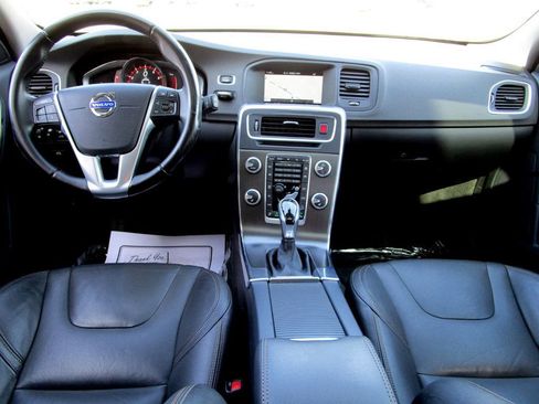 Used 2015 Volvo V60 T5 Cross Country w/ Convenience Package image 2