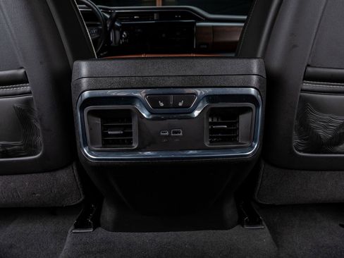 Used 2025 GMC Sierra 2500 Denali Ultimate image 33