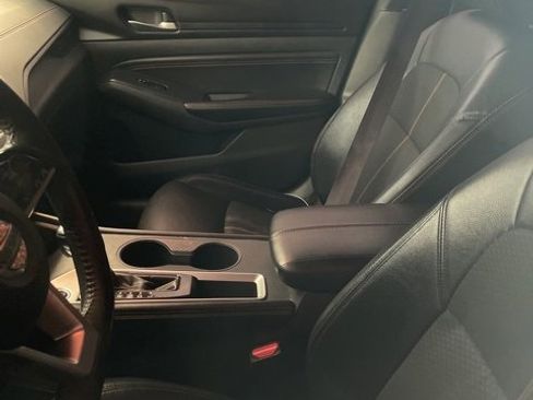 Used 2021 Nissan Altima 2.5 SR image 9