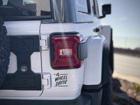 New 2026 Jeep Wrangler Unlimited Rubicon w/ Rockslide Package AWD/4WD image 3