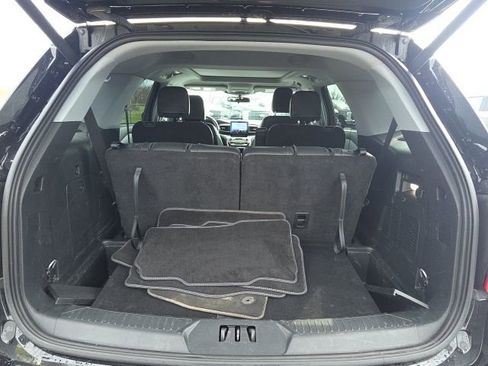 Used 2023 Ford Explorer XLT w/ Equipment Group 202A image 11