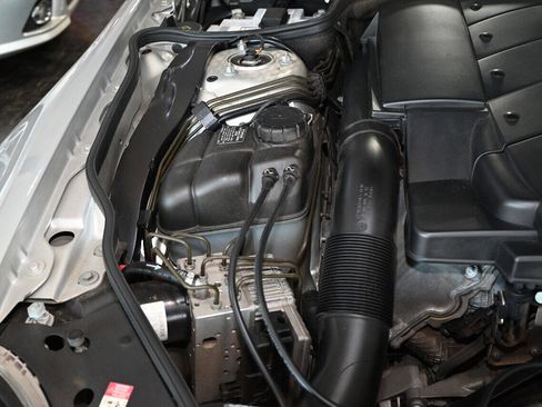 Used 2004 Mercedes-Benz SL 500 image 24