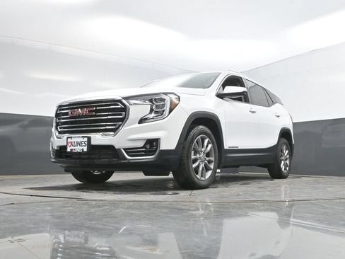 Used 2024 GMC Terrain SLT AWD/4WD image 48
