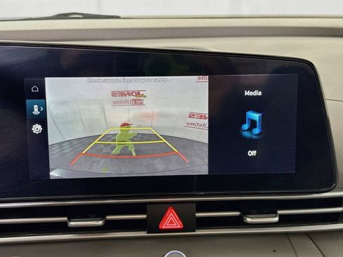 Used 2023 Hyundai Elantra SEL w/ Convenience Package FWD image 6