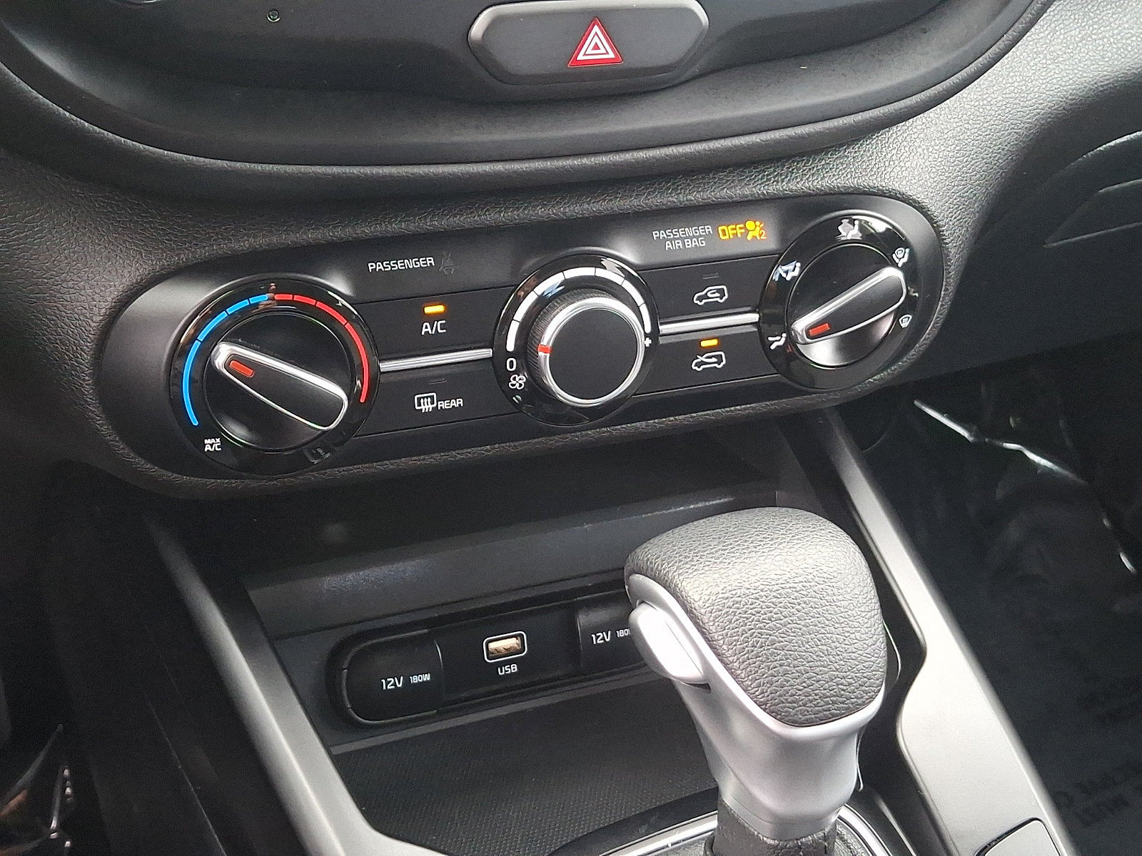 Used 2024 Kia Soul LX w/ LX Technology Package FWD image 16