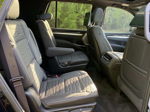 Used 2026 Cadillac Escalade Platinum Sport image 36