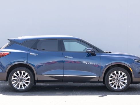 Used 2023 Chevrolet Blazer Premier FWD image 28