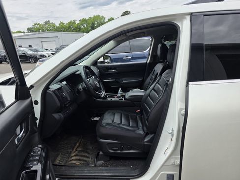 Used 2022 Nissan Pathfinder SV AWD/4WD image 17