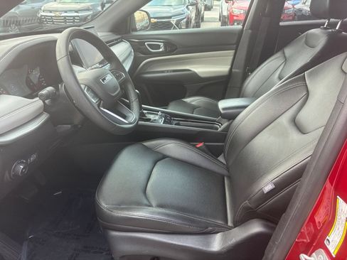 Used 2025 Jeep Compass Limited AWD/4WD image 22