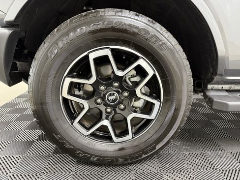 Used 2024 Ford Bronco Outer Banks image 10