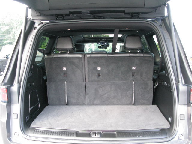 Used 2023 Jeep Wagoneer 4WD w/ Premium Group I image 6