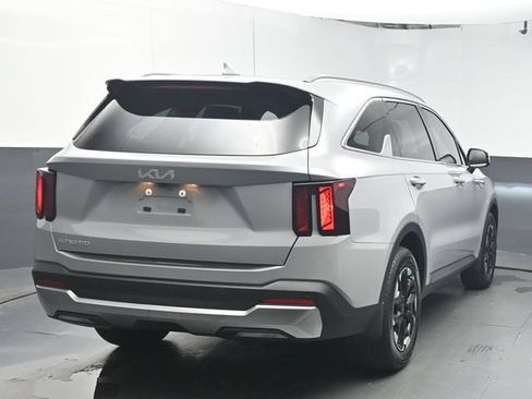 Used 2025 Kia Sorento S w/ Panoramic Sunroof Package FWD image 7