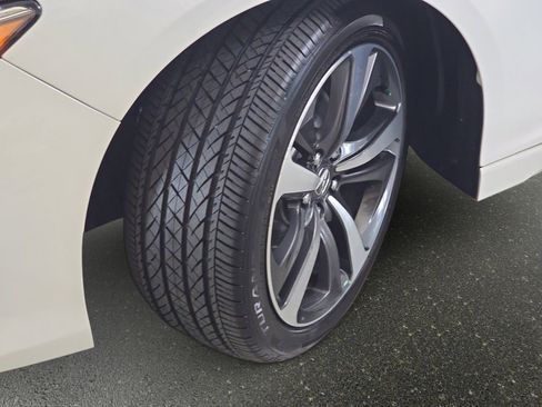 Used 2025 Acura TLX w/ Technology Package image 35