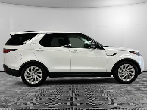 Used 2025 Land Rover Discovery S AWD/4WD image 6