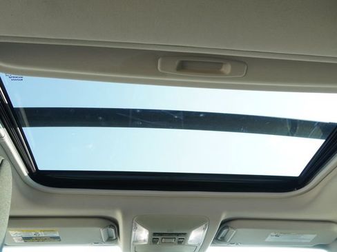 Used 2022 Toyota RAV4 XLE w/ Convenience Package FWD image 19