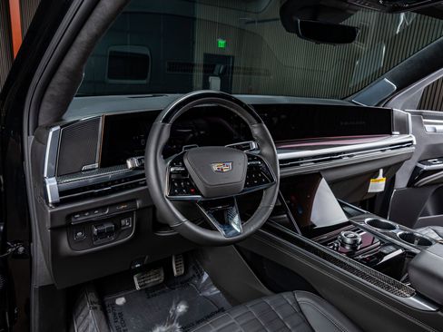 Used 2025 Cadillac Escalade V image 17