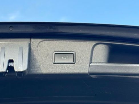 Used 2024 Volkswagen Atlas SE image 21