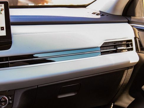 New 2025 Mitsubishi Outlander SEL AWD/4WD image 18