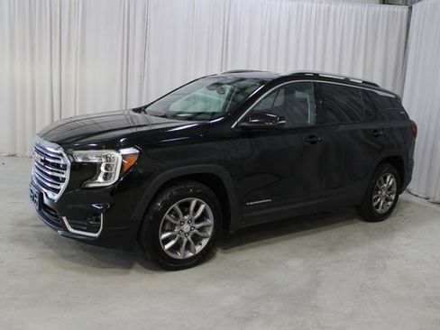 Used 2022 GMC Terrain SLT w/ GMC Pro Grade Package AWD/4WD image 29