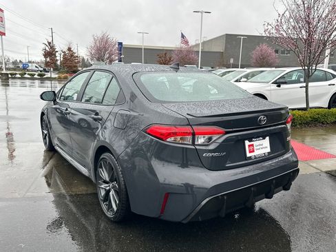 Certified 2025 Toyota Corolla SE image 3