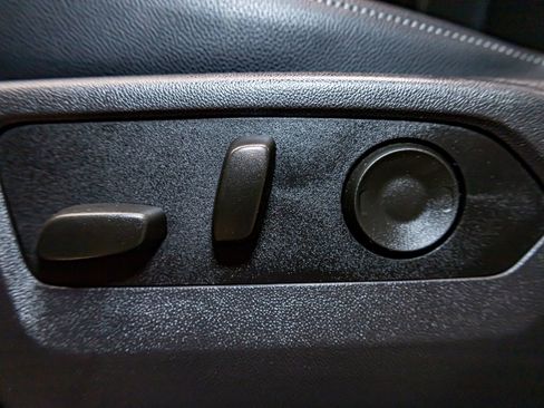 Used 2024 GMC Sierra 1500 Elevation image 25