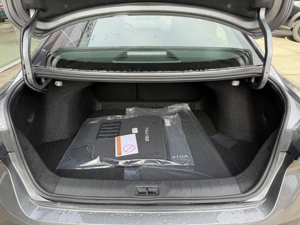New 2026 Nissan Sentra SR w/ SR Premium Package FWD image 10