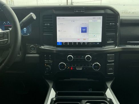 Used 2025 Ford F250 Lariat w/ Chrome Package image 20