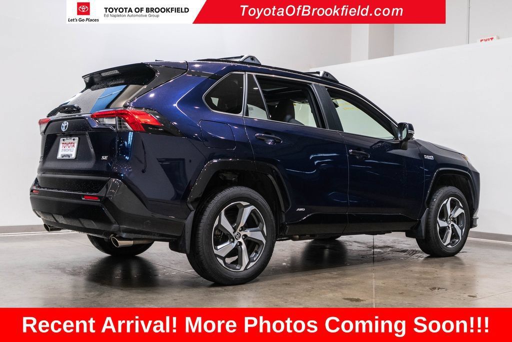 Used 2024 Toyota RAV4 SE w/ Weather & Moonroof Package AWD/4WD image 8