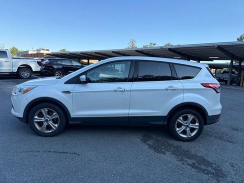 Used 2016 Ford Escape SE FWD image 2