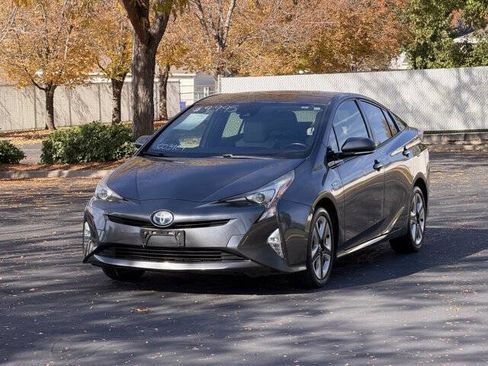Used 2016 Toyota Prius Two image 9