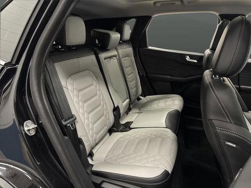 Used 2023 Ford Escape SE w/ PHEV Premium Package image 32