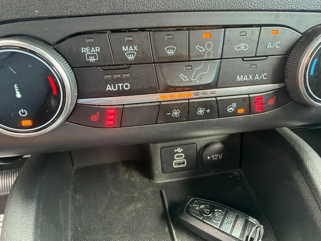 Used 2025 Ford Escape ST-Line Select AWD/4WD image 21