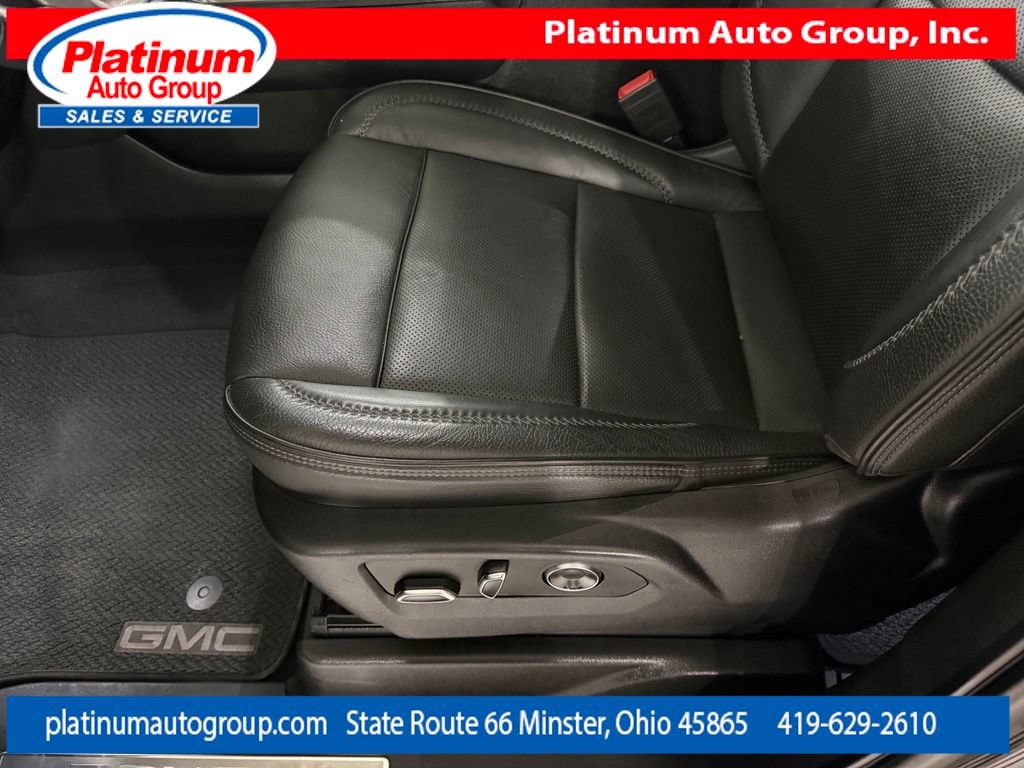 Used 2021 GMC Yukon Denali w/ Denali Premium Package AWD/4WD image 12