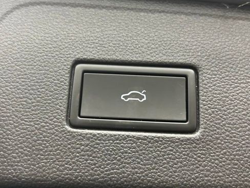 Used 2022 Volkswagen Atlas SEL AWD/4WD image 46