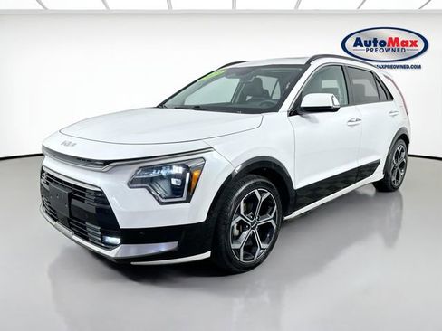 Used 2023 Kia Niro SX Touring FWD image 5