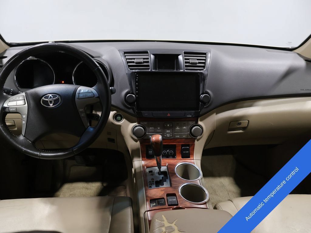 Used 2008 Toyota Highlander Limited AWD/4WD image 3
