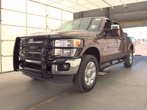 Used 2012 Ford F250 Lariat w/ Lariat Ultimate Pkg image 4