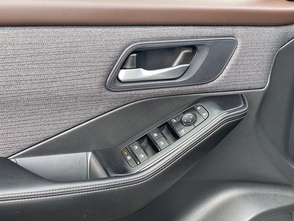 Certified 2023 Nissan Rogue SV AWD/4WD image 14