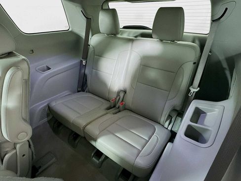 Used 2020 GMC Acadia SLT image 24