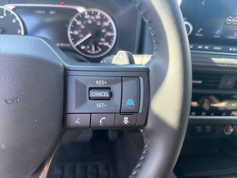 Certified 2025 Nissan Rogue SV image 30