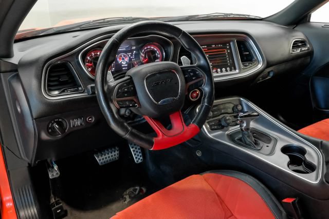 Used 2018 Dodge Challenger SRT Hellcat RWD image 4