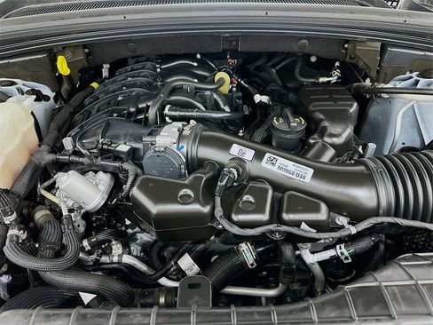 Used 2024 Jeep Grand Cherokee Laredo X image 30