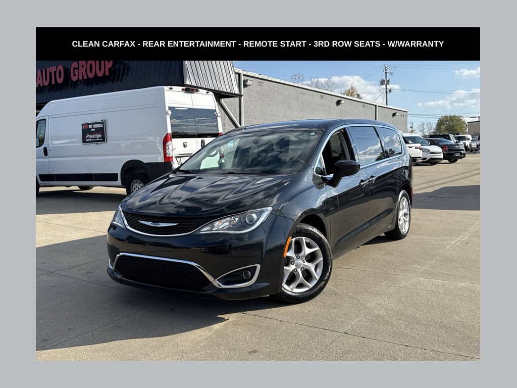 Used 2018 Chrysler Pacifica Touring Plus w/ Tire & Wheel Group FWD image 1