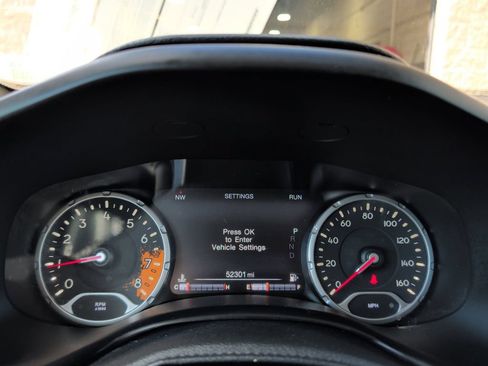 Used 2018 Jeep Renegade Latitude w/ UConnect 8.4 Nav Group AWD/4WD image 17