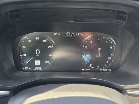 Used 2018 Volvo XC60 T5 Momentum w/ Convenience Package image 43