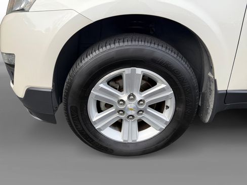 Used 2013 Chevrolet Traverse LT image 9