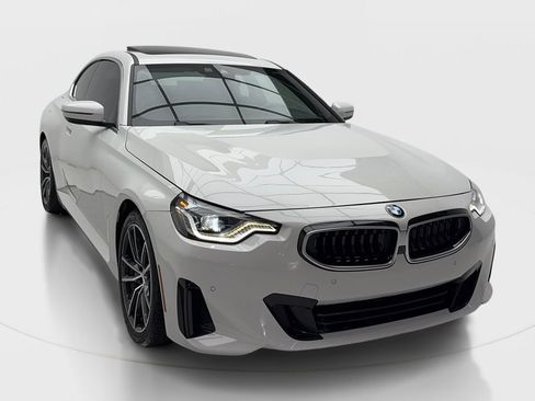 Used 2022 BMW 230i Coupe w/ Premium Package 2 RWD image 2